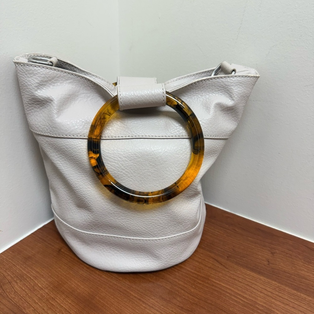 ABERCROMBIE AND FITCH NWOT BLACK BUCKET HANDBAG WITH BROWN LUCITE HANDLES